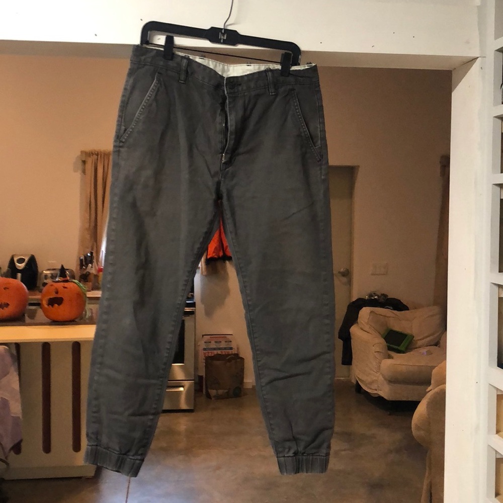 Levi’s chino joggers